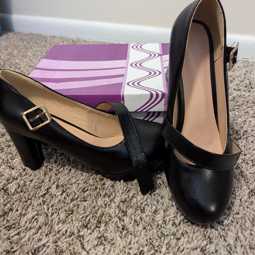 Black heeled Mary Jane's